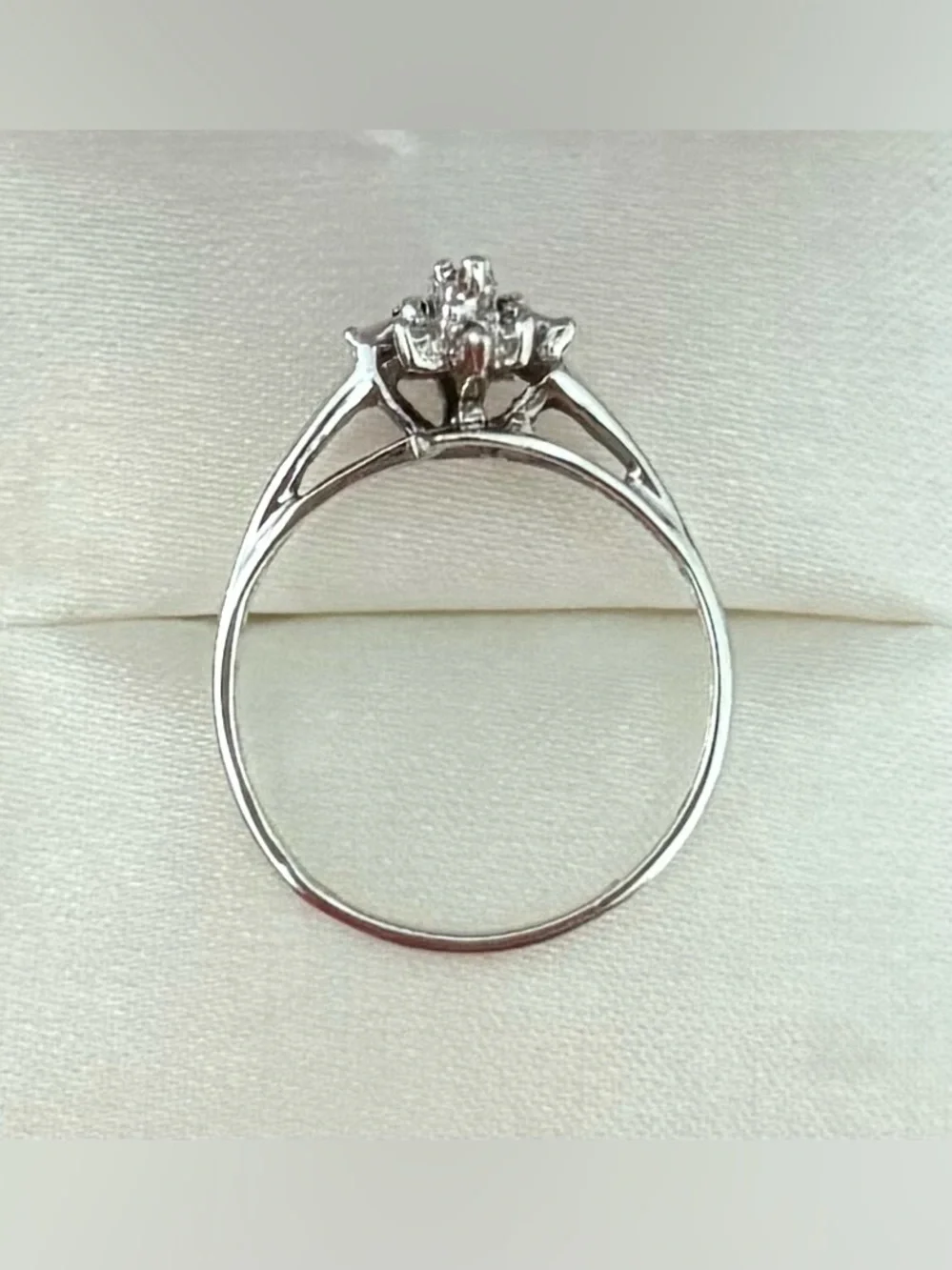 Vintage 10K White Gold Natural Diamond Cluster Ring - Size 7 - 2.29 Grams